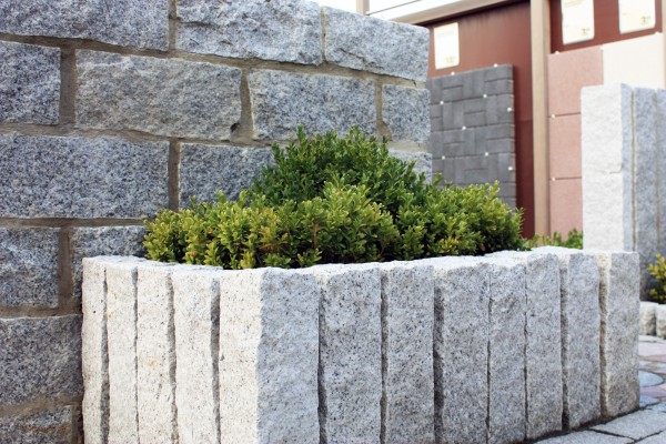 Palisade Granit Palisade hellgrau naturgespalten 50 x 10 cm