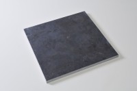 Bodenplatte Blaustein grau-anthrazit geschliffen Kante gefast 80 x 80 x 3 cm
