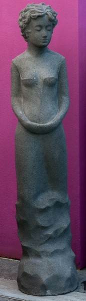 Figur Figur Madeleine Steinguss Blackantik 24 x 31 cm